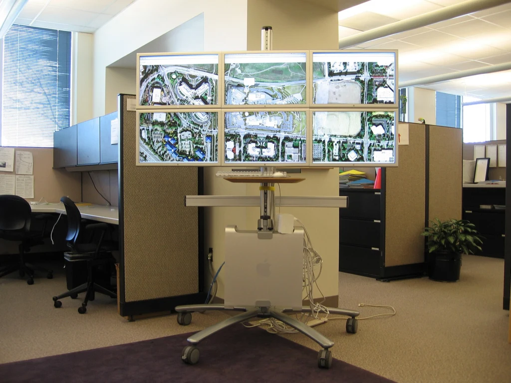 Google Headquarters on six displays - Flickr - twid.jpg