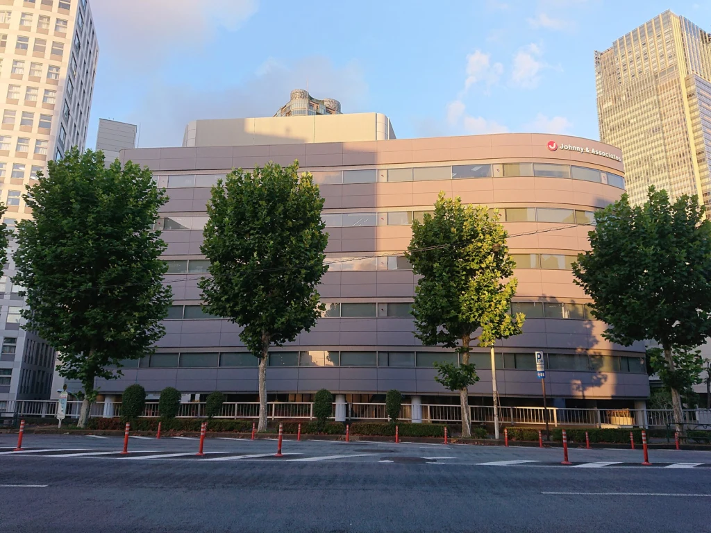 Johnny & Associates headquarters, at Akasaka, Minato, Tokyo, Japan (2023-08-10) 06.jpg