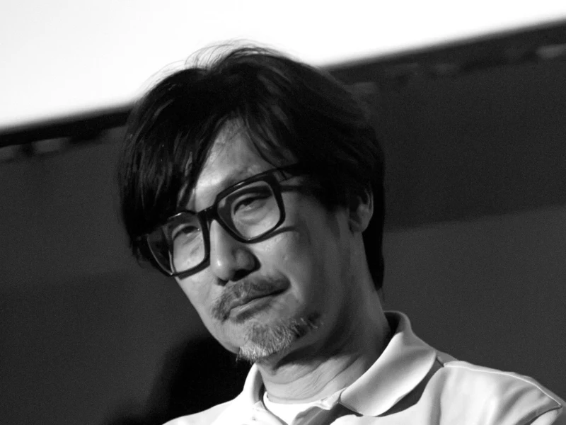 Hideo Kojima podczas spotkania w Rzymie w 2026 roku, zdjecie czarno-biale