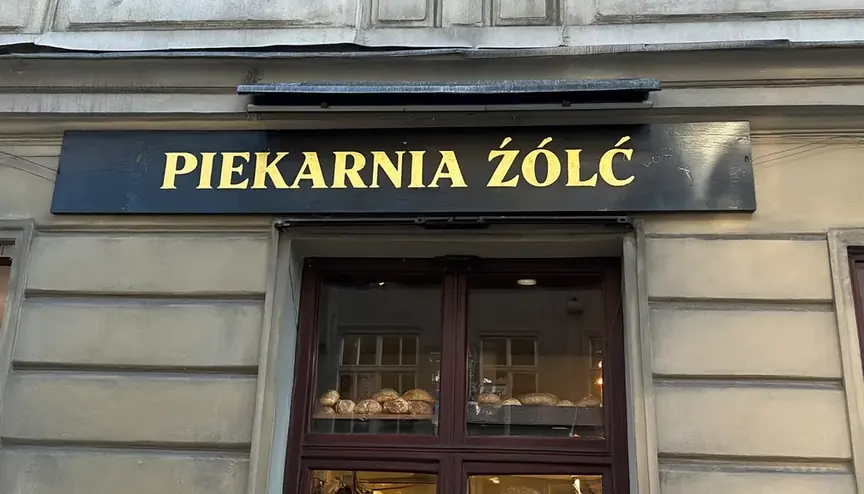 Qwen-Image 2.1: szyld piekarni z błędnymi polskimi literami